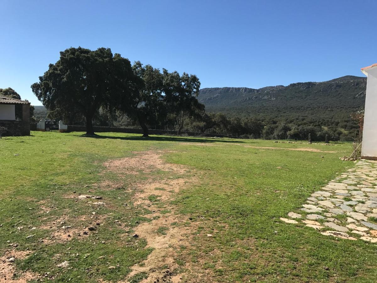 Casa Rural De La Finca Sierra Grande Hornachos Екстер'єр фото