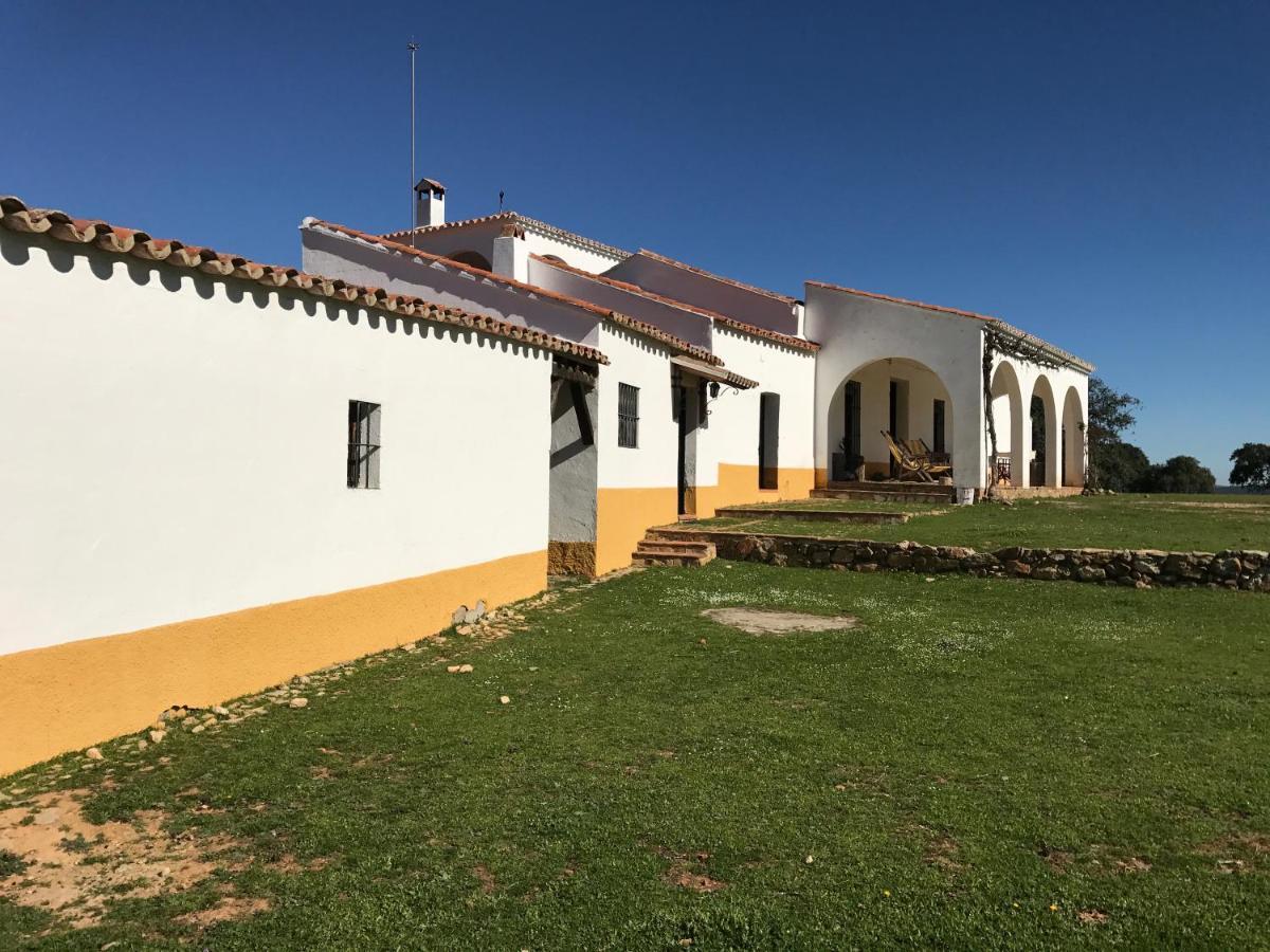 Casa Rural De La Finca Sierra Grande Hornachos Екстер'єр фото